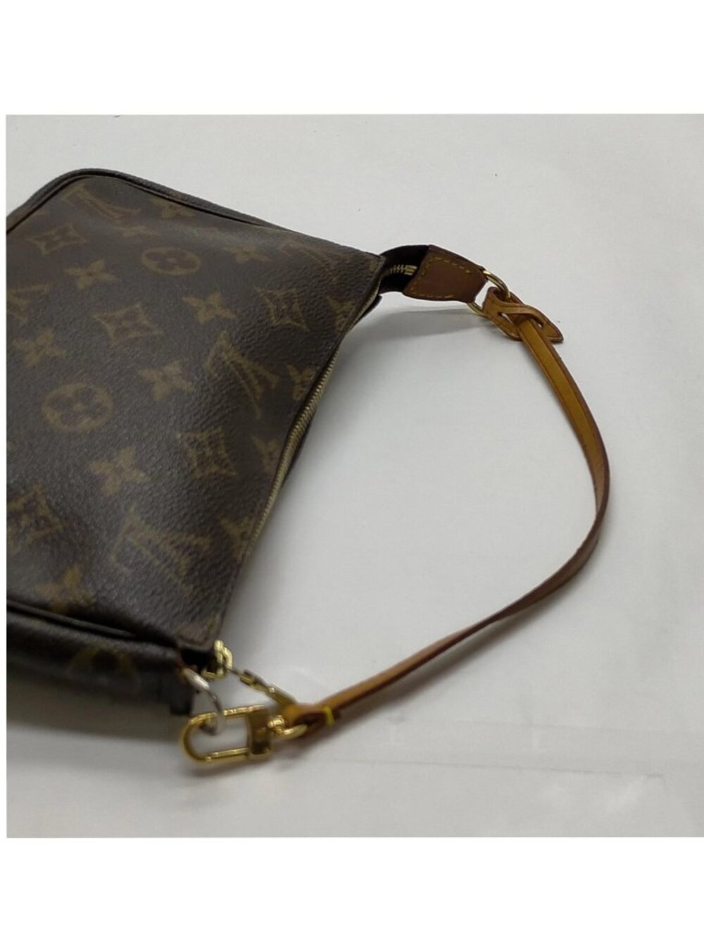Authentic Louis Vuitton Pochette Accessoires Monogram Canvas Shoulder Bag - Picture 6 of 16